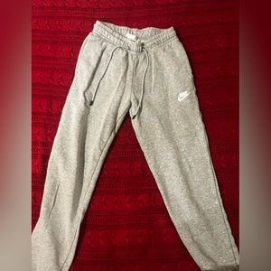 grey nike women’s tight fit sweat pants